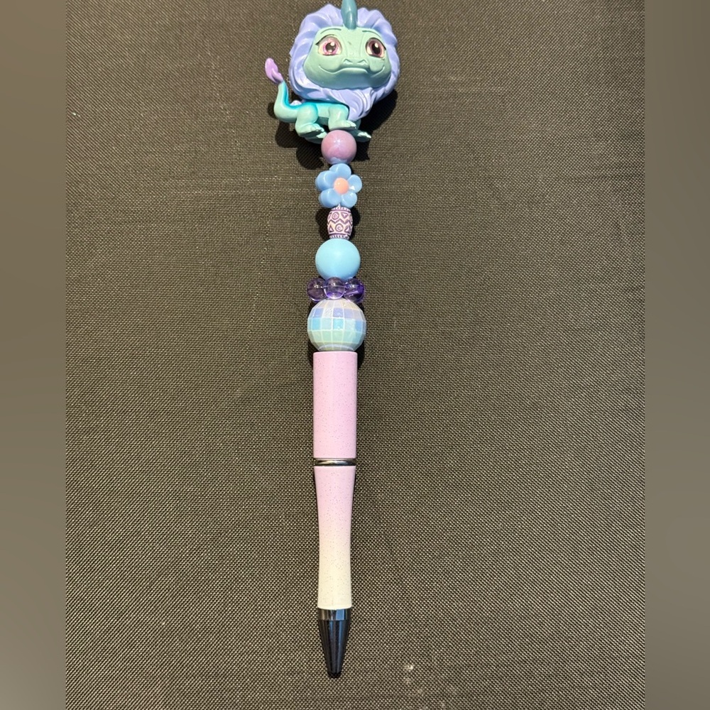 🏰 Disney Doorable Handmade Sisu (Rayah and the Last Dragon)Pen✍️